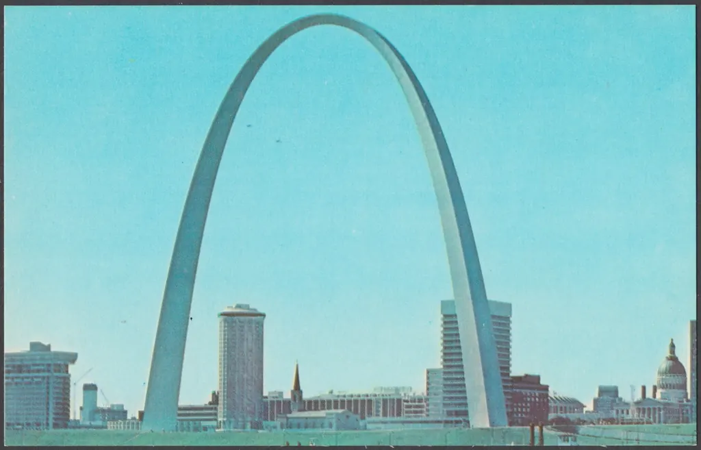 Gateway Arch rising over the Mississippi riverfront in St. Louis, Missouri