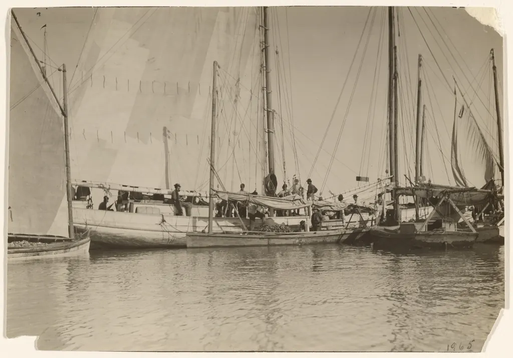 Sailing boats at anchor on Mobile Bay, Alabama